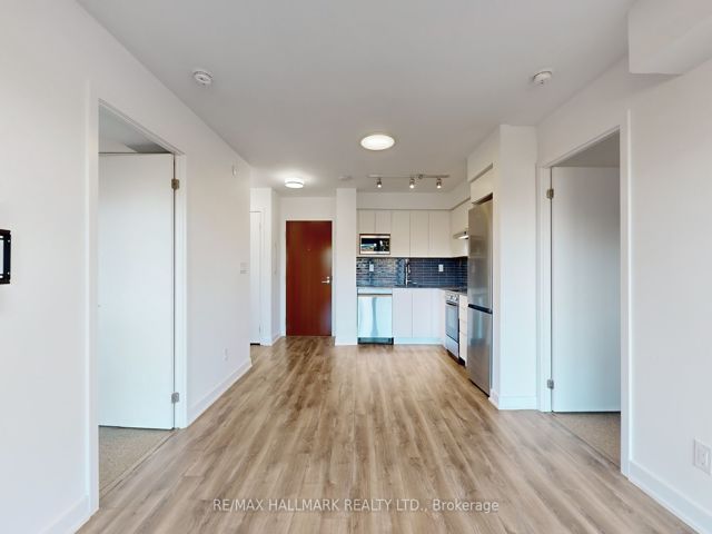 413 - 160 Flemington Rd