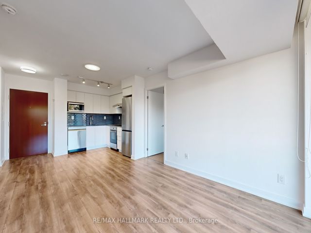413 - 160 Flemington Rd
