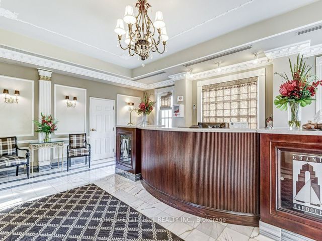 506 - 2285 Lake Shore Blvd W