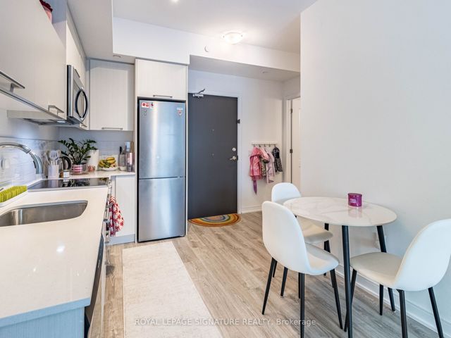 608 - 25 Neighbourhood Lane W