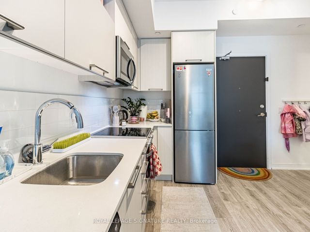 608 - 25 Neighbourhood Lane W