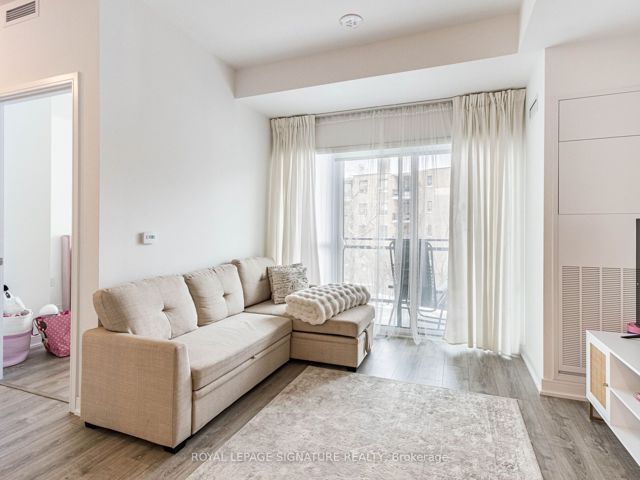 608 - 25 Neighbourhood Lane W