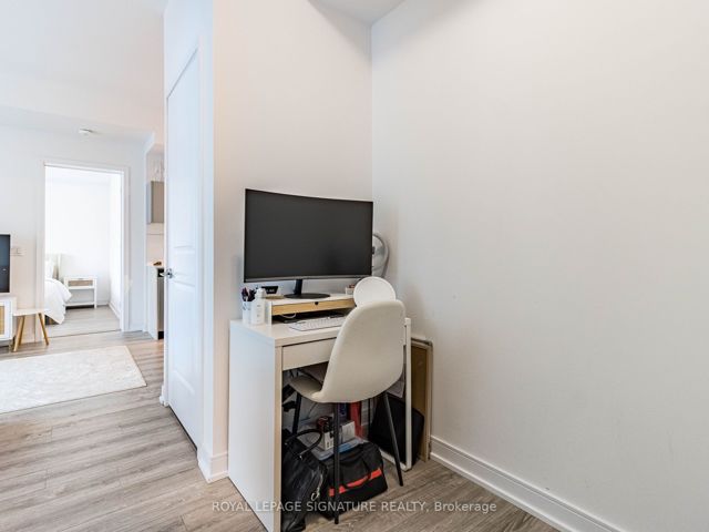 608 - 25 Neighbourhood Lane W