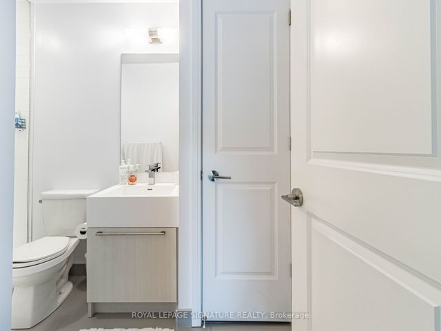 608 - 25 Neighbourhood Lane W
