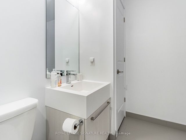 608 - 25 Neighbourhood Lane W