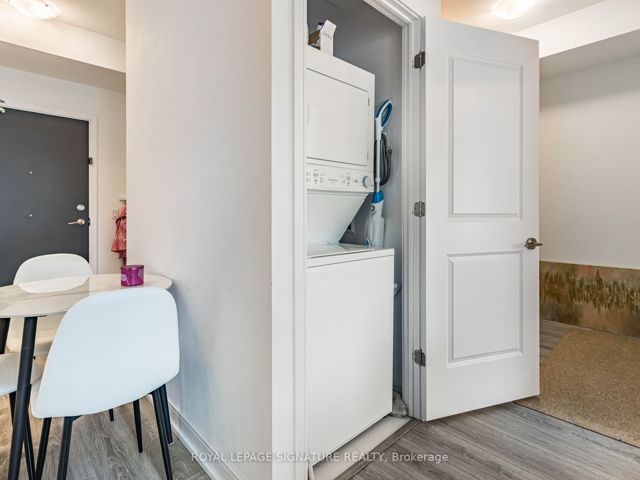 608 - 25 Neighbourhood Lane W