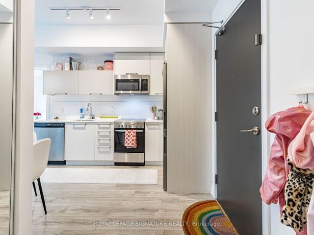608 - 25 Neighbourhood Lane W