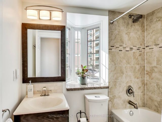 10 - 210 Manitoba St