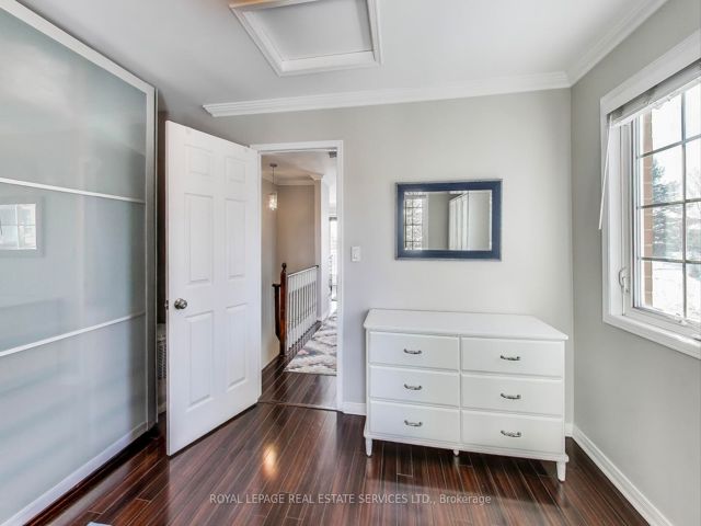 10 - 210 Manitoba St