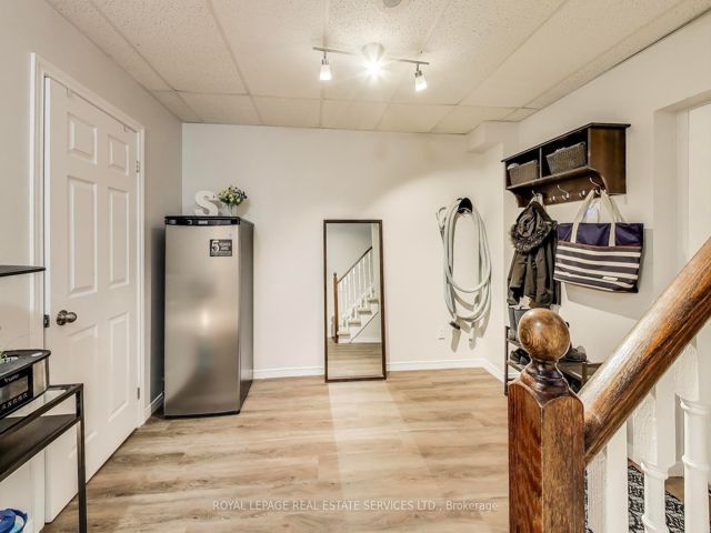10 - 210 Manitoba St