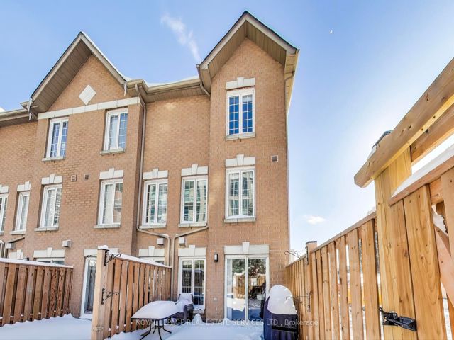 10 - 210 Manitoba St