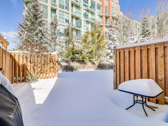 10 - 210 Manitoba St