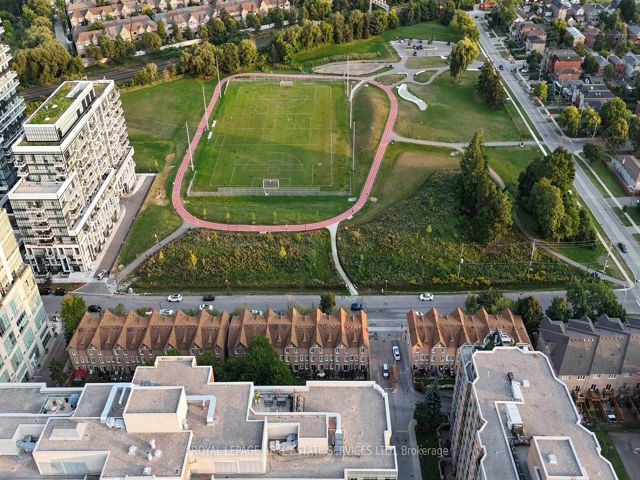 10 - 210 Manitoba St