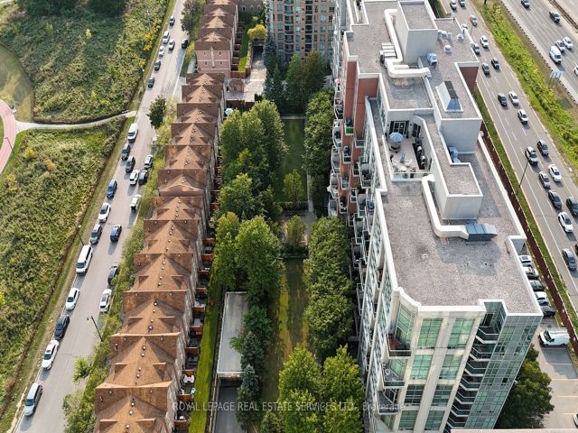 10 - 210 Manitoba St