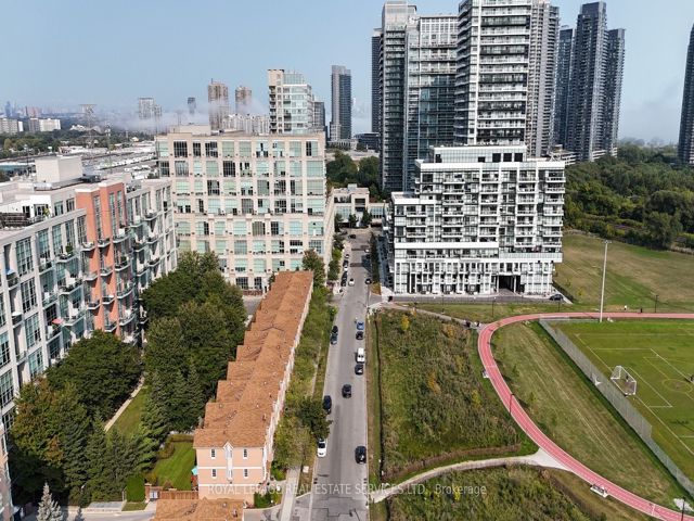 10 - 210 Manitoba St