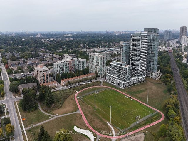 10 - 210 Manitoba St
