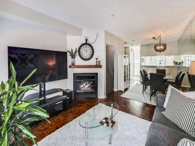 10 - 210 Manitoba St