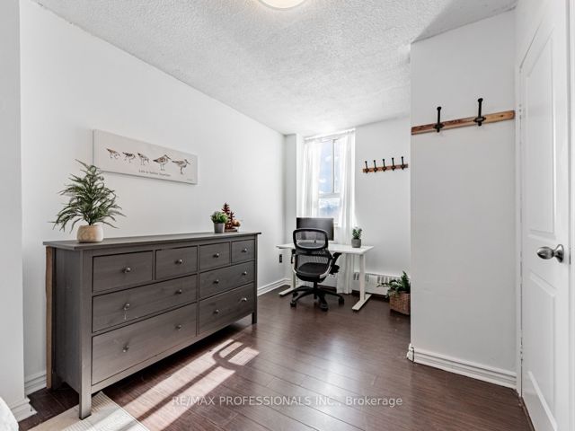 206 - 541 Blackthorn Ave