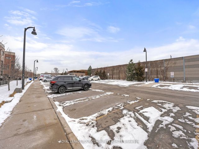 5 - 175 William Duncan Rd