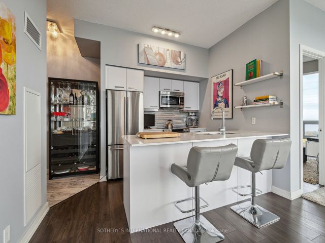 1803 - 2212 Lake Shore Blvd W