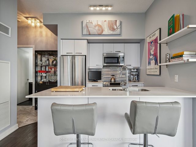 1803 - 2212 Lake Shore Blvd W