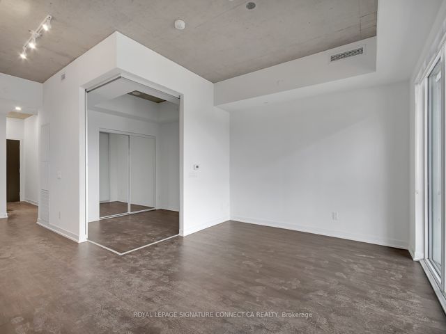 519 - 1808 St Clair Ave W