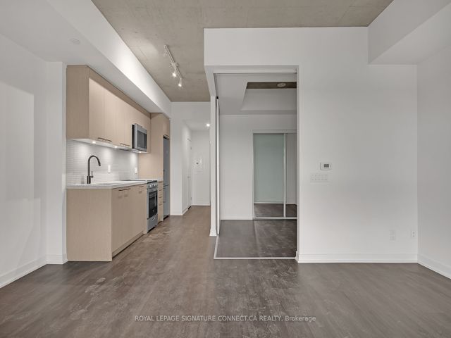 519 - 1808 St Clair Ave W