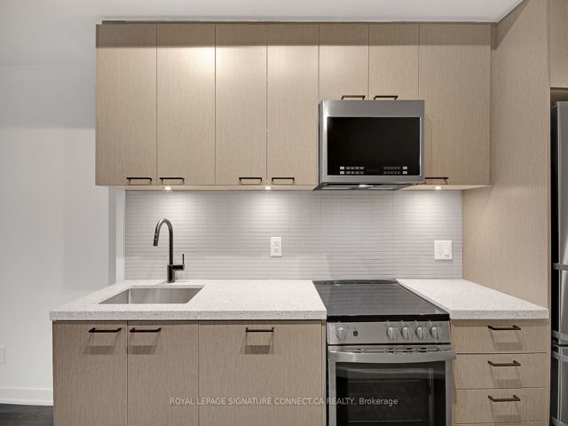 519 - 1808 St Clair Ave W