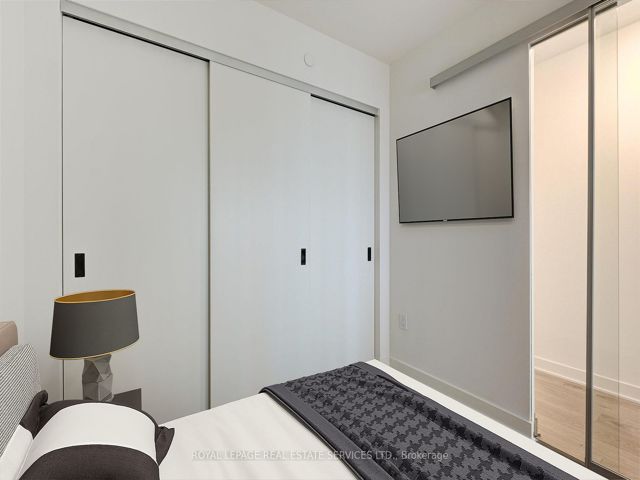 523 - 36 Zorra St
