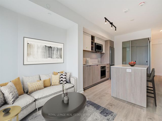523 - 36 Zorra St