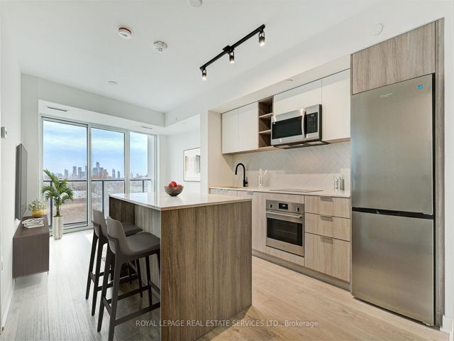 523 - 36 Zorra St