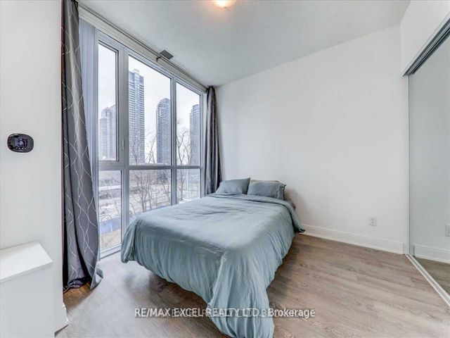 415 - 70 Annie Craig Dr