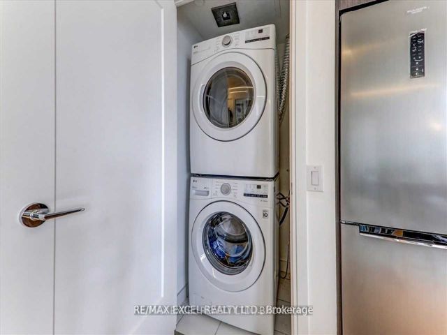 415 - 70 Annie Craig Dr