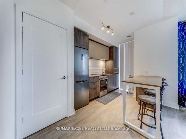 415 - 70 Annie Craig Dr