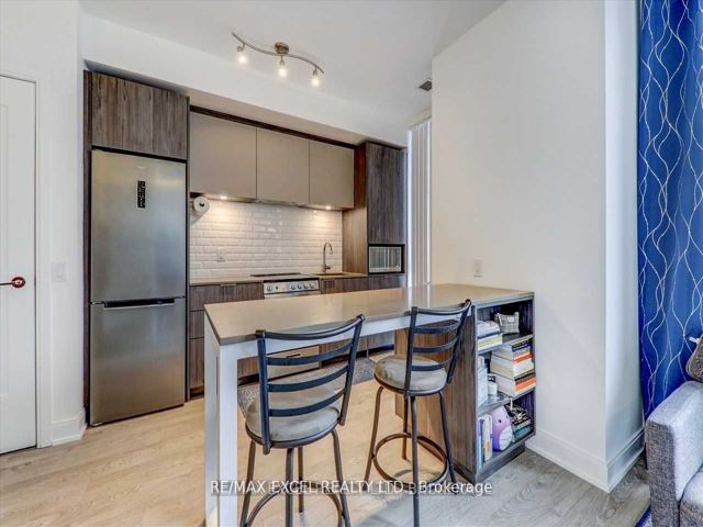 415 - 70 Annie Craig Dr