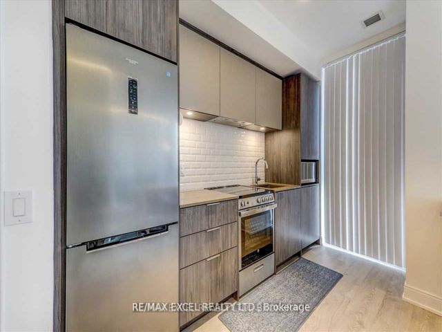 415 - 70 Annie Craig Dr