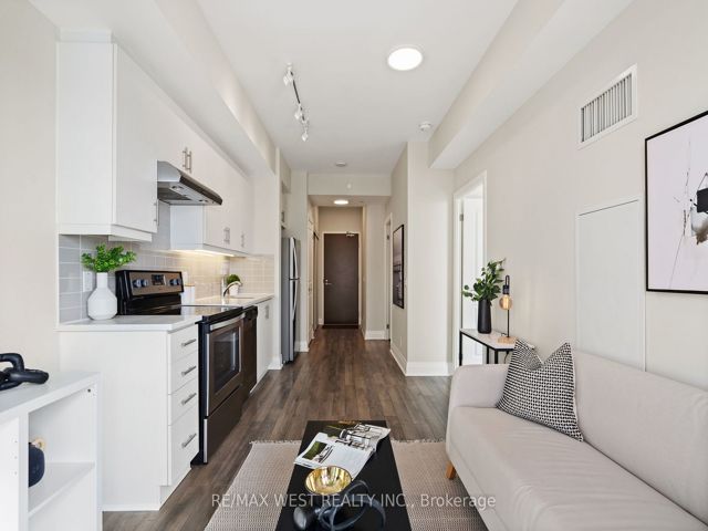 1710 - 17 Zorra St
