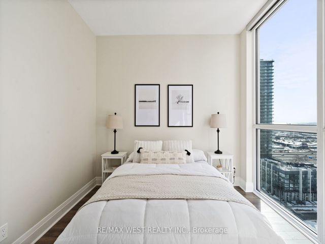 1710 - 17 Zorra St