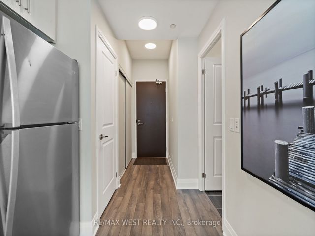 1710 - 17 Zorra St