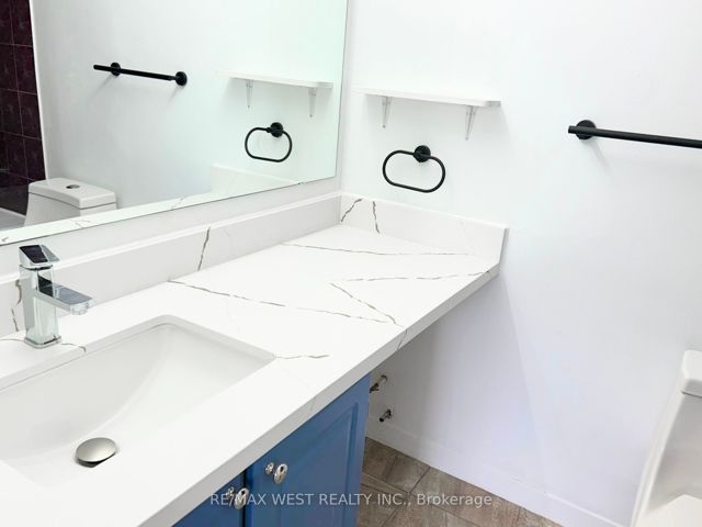 306 - 330 Dixon Rd