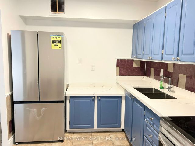 306 - 330 Dixon Rd