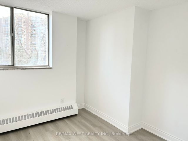 306 - 330 Dixon Rd