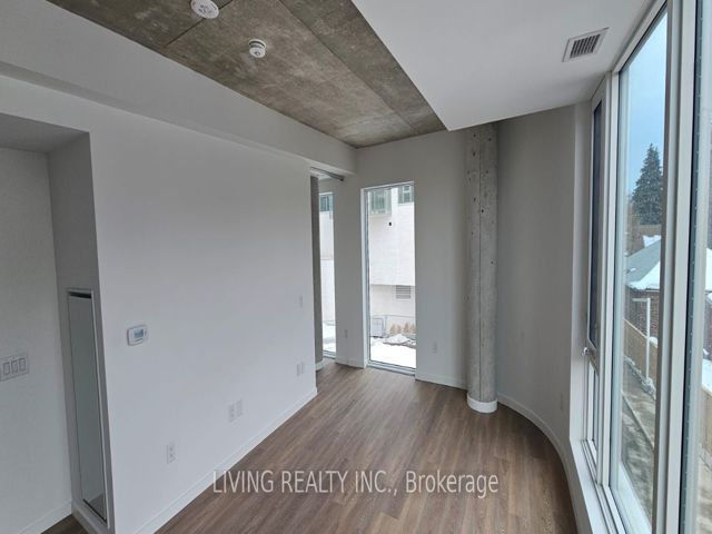 207 - 689 The Queensway