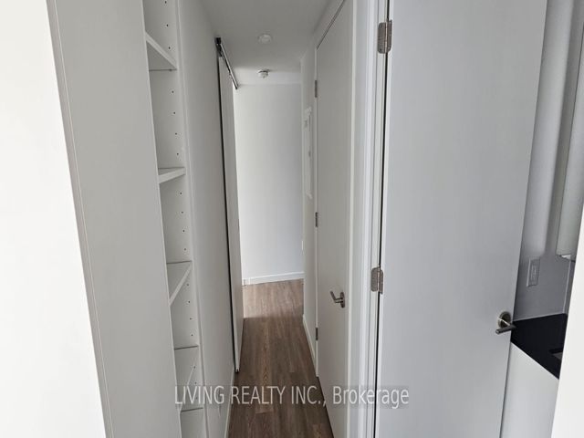 207 - 689 The Queensway