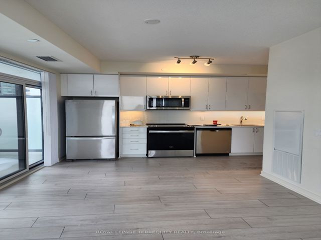 1111 - 38 Annie Craig Dr