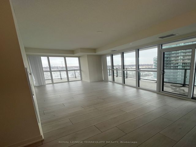 1111 - 38 Annie Craig Dr