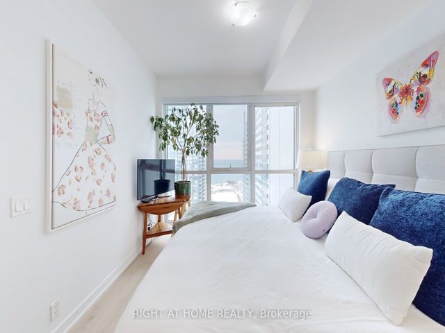 3510 - 10 Park Lawn Rd