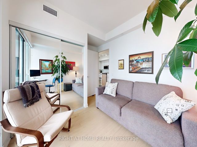 3510 - 10 Park Lawn Rd