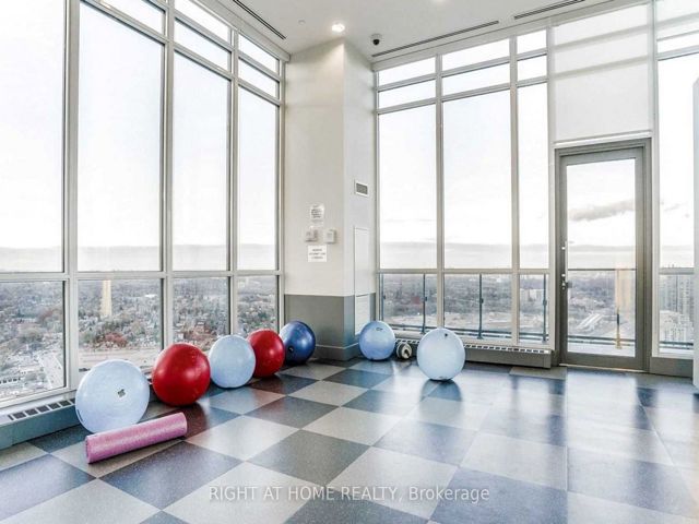 3510 - 10 Park Lawn Rd