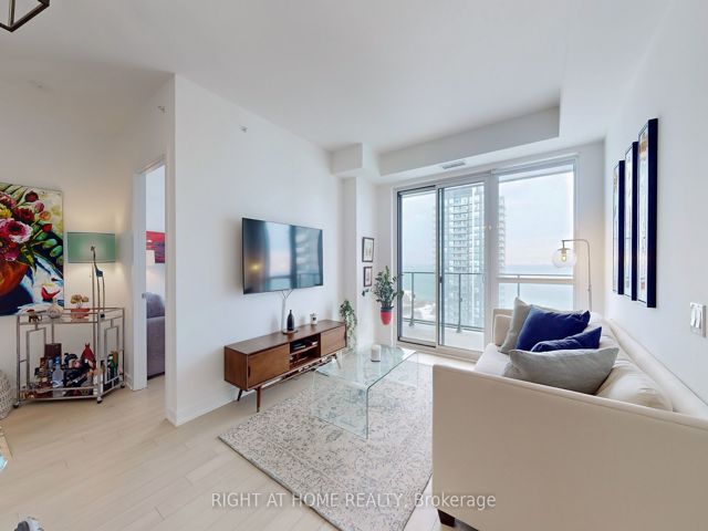 3510 - 10 Park Lawn Rd